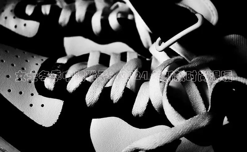 意昂3平台客服百度健康女士冬季中跟靴子：2024 年新款时尚温暖