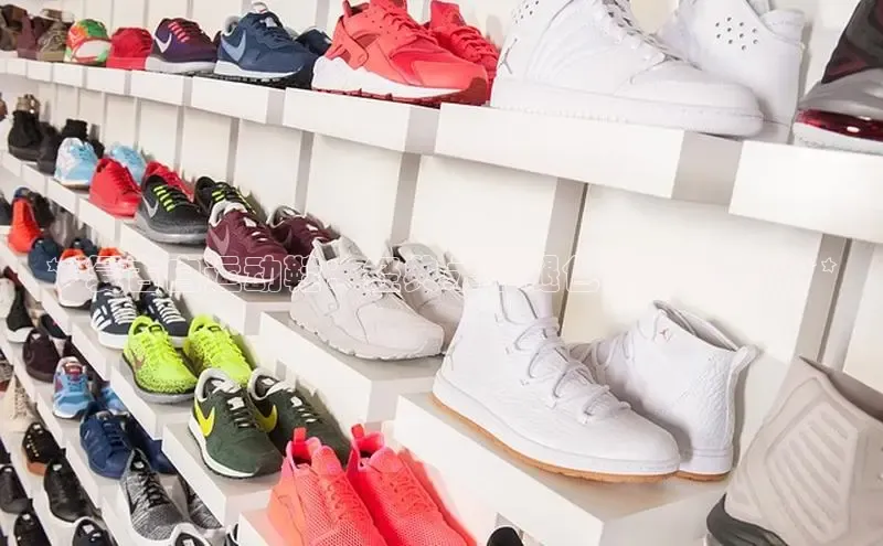 意昂3手机版官网视觉中国**复古白运动鞋：经典永不褪色的时尚单品**