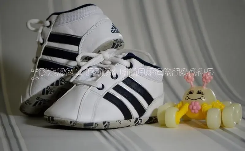 意昂3手机登录官方网站赛富乐斯**耐克紫色 AJ 运动鞋：时尚且舒适的街头必备品
**