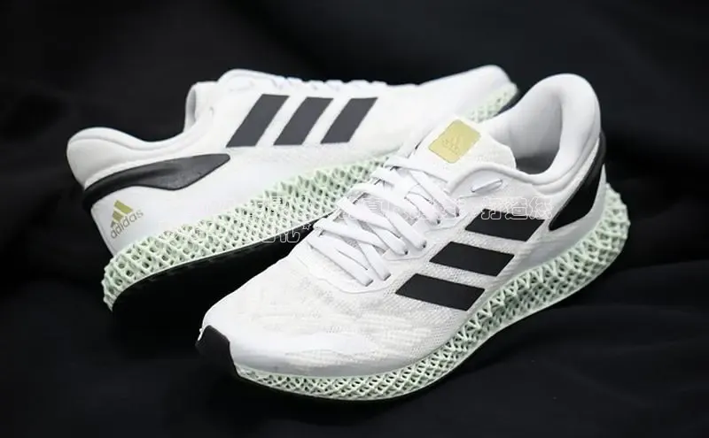 意昂3手游平台官网顺丰**2024 年最迷人的真皮婚鞋：打造您
梦想中的婚礼**